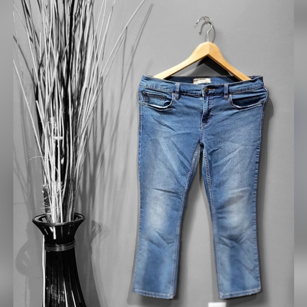 Free People Stretchable Jeans Fits 28 to 32